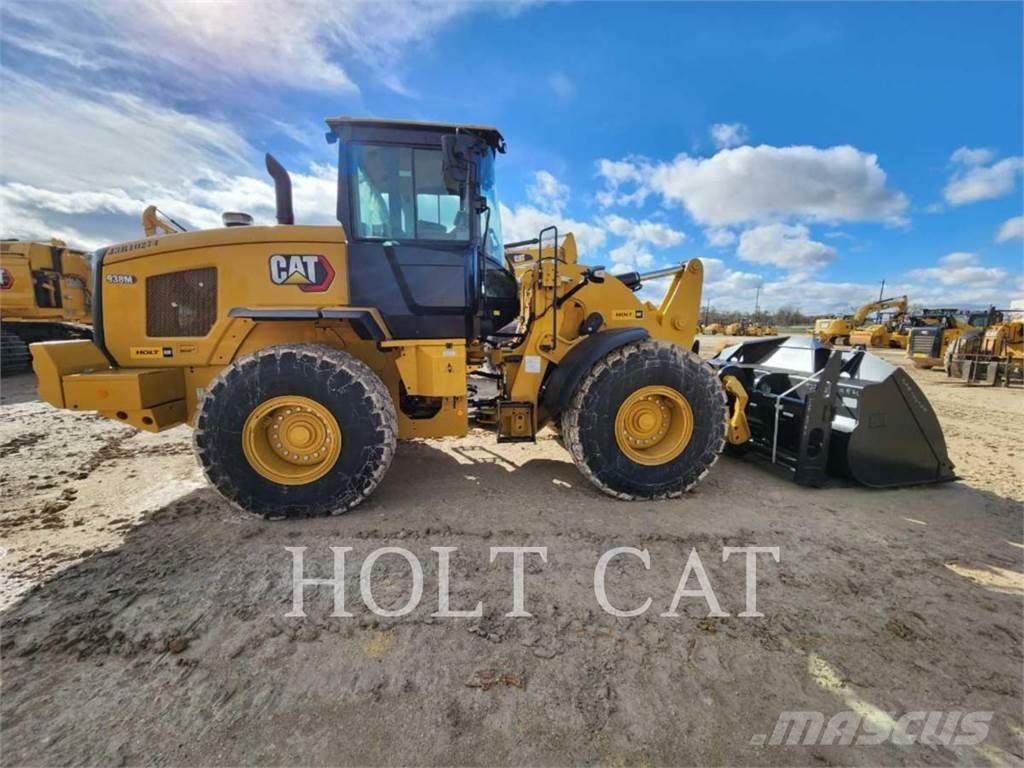 CAT 938M QC Naudoti ratiniai krautuvai