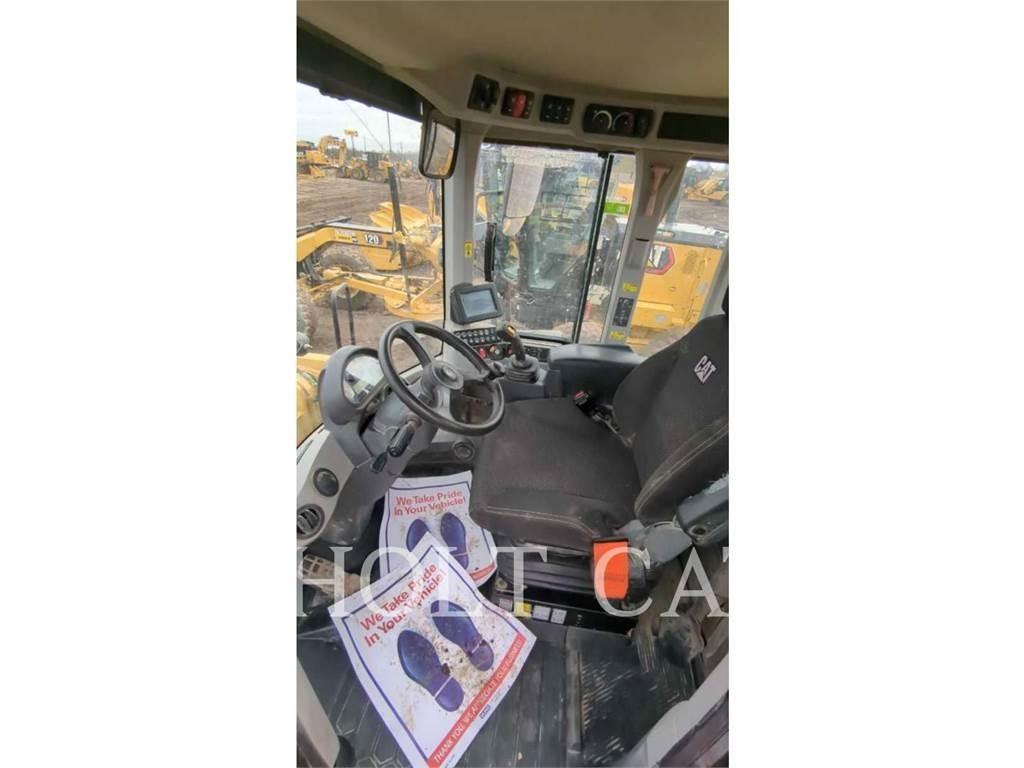CAT 938M QC Naudoti ratiniai krautuvai