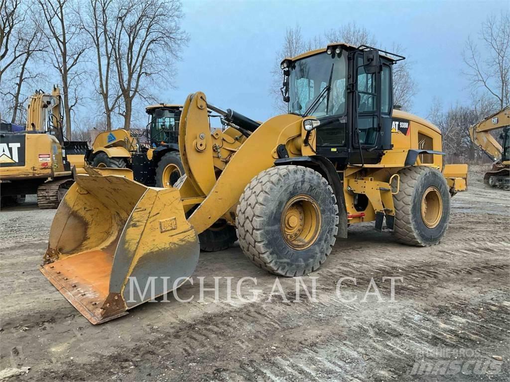 CAT 938M R+ Naudoti ratiniai krautuvai