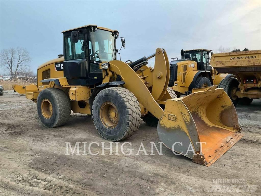 CAT 938M R+ Naudoti ratiniai krautuvai