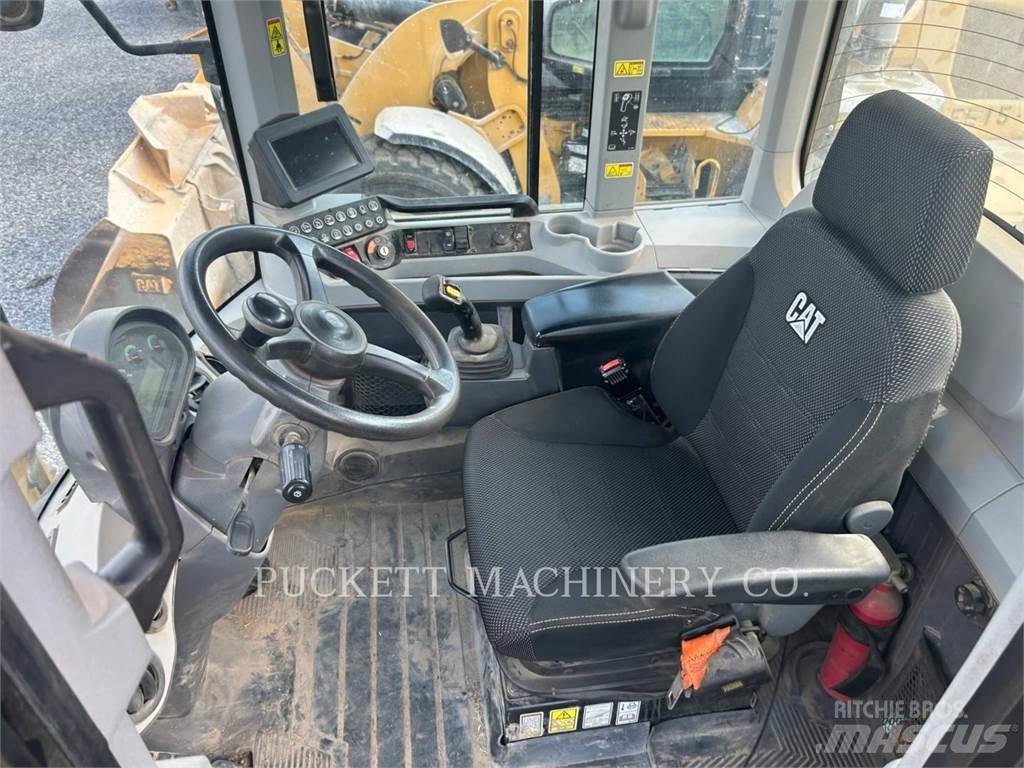CAT 938M3V28QC Naudoti ratiniai krautuvai