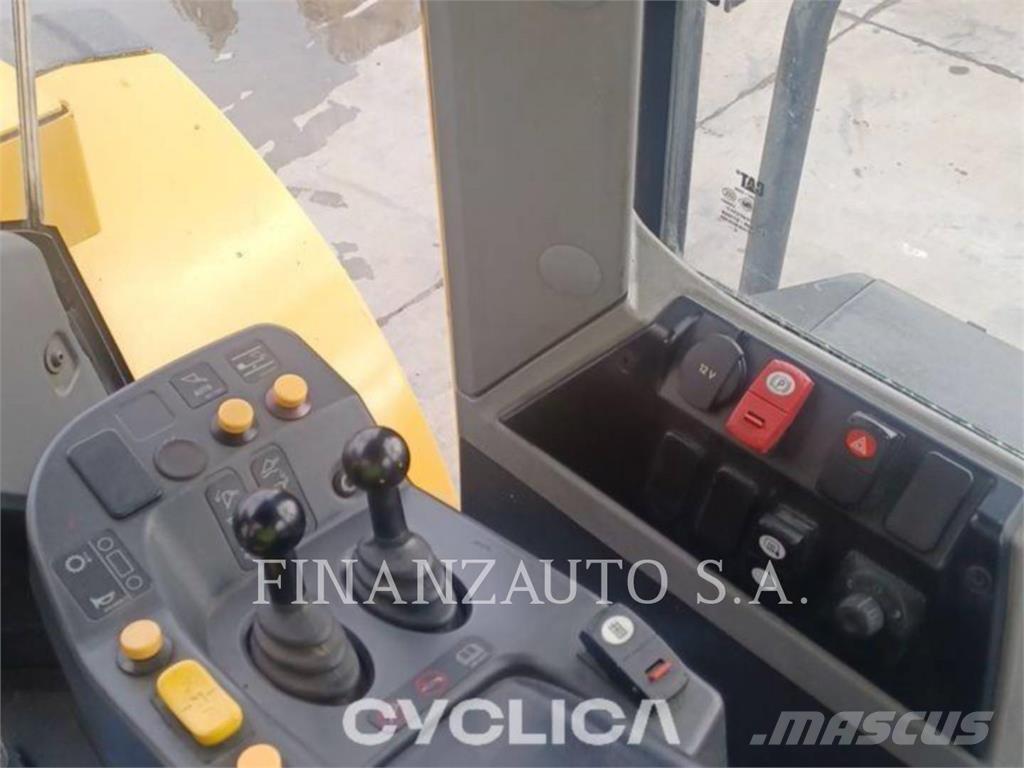 CAT 950M Naudoti ratiniai krautuvai