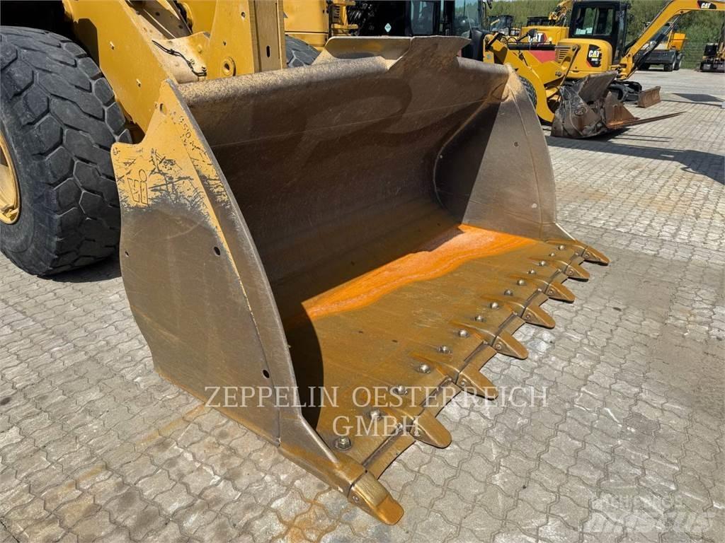 CAT 950M Naudoti ratiniai krautuvai
