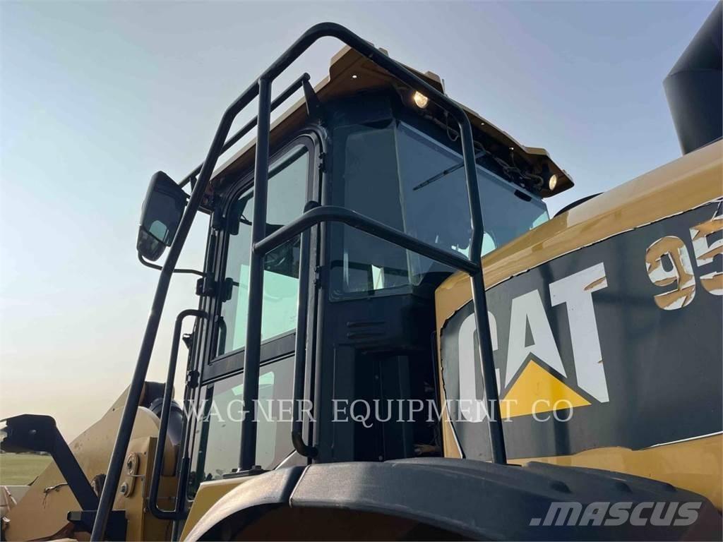 CAT 950M Naudoti ratiniai krautuvai