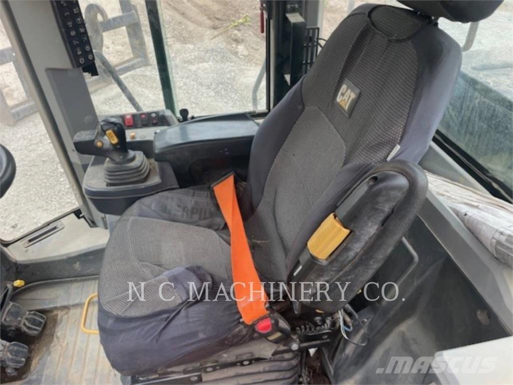 CAT 950M Naudoti ratiniai krautuvai