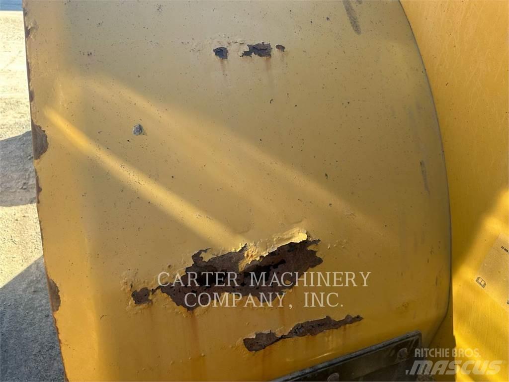 CAT 962M Naudoti ratiniai krautuvai