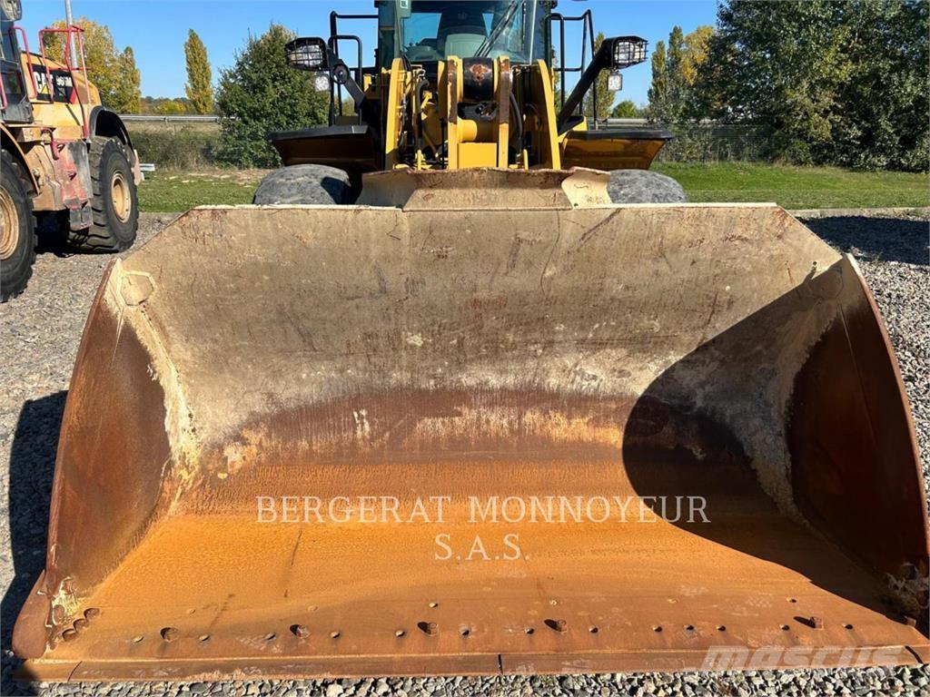 CAT 962M Naudoti ratiniai krautuvai