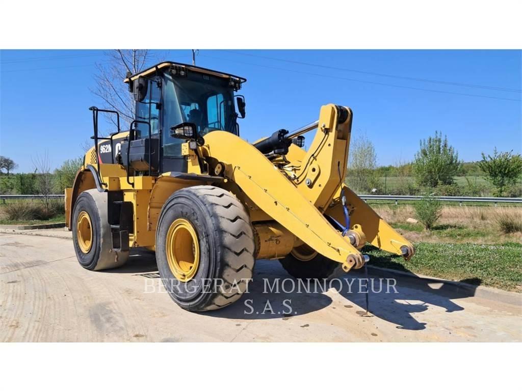 CAT 962M Naudoti ratiniai krautuvai