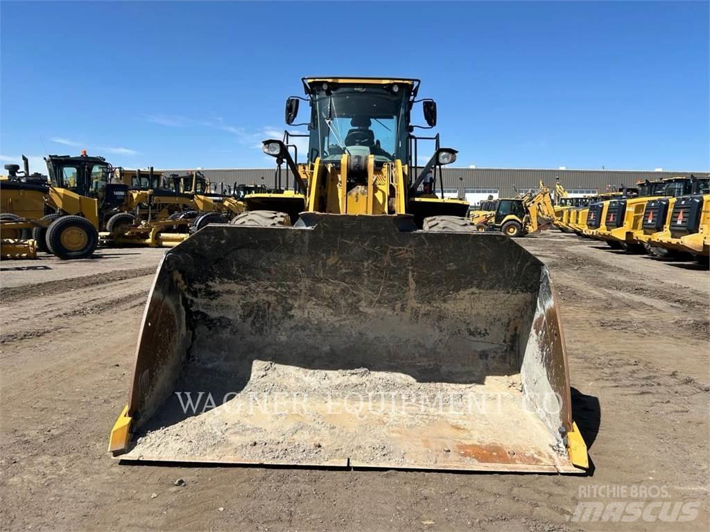 CAT 962M Naudoti ratiniai krautuvai