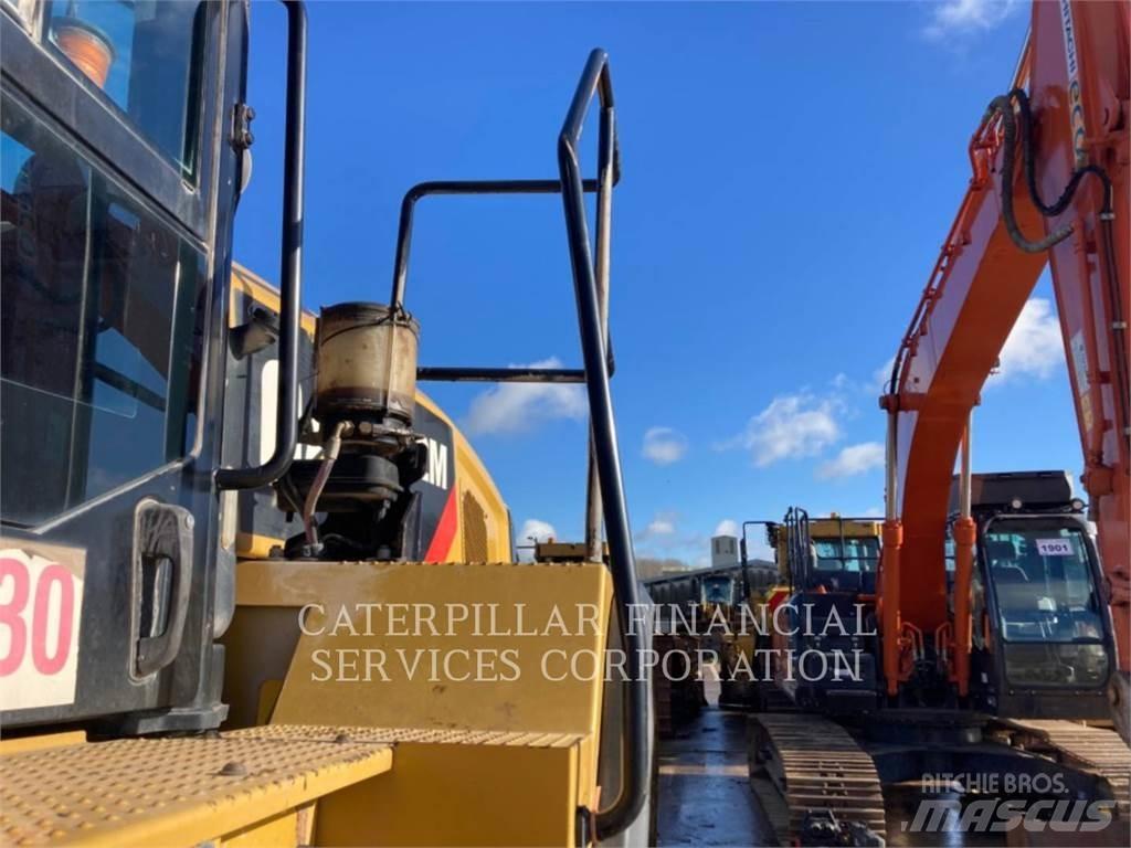 CAT 962M Naudoti ratiniai krautuvai