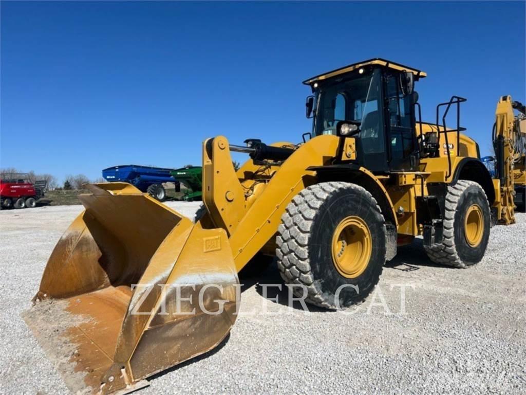 CAT 962M Naudoti ratiniai krautuvai