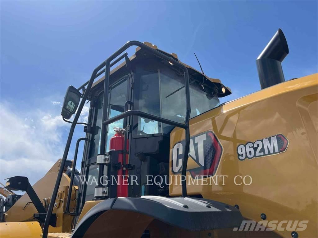 CAT 962M Naudoti ratiniai krautuvai