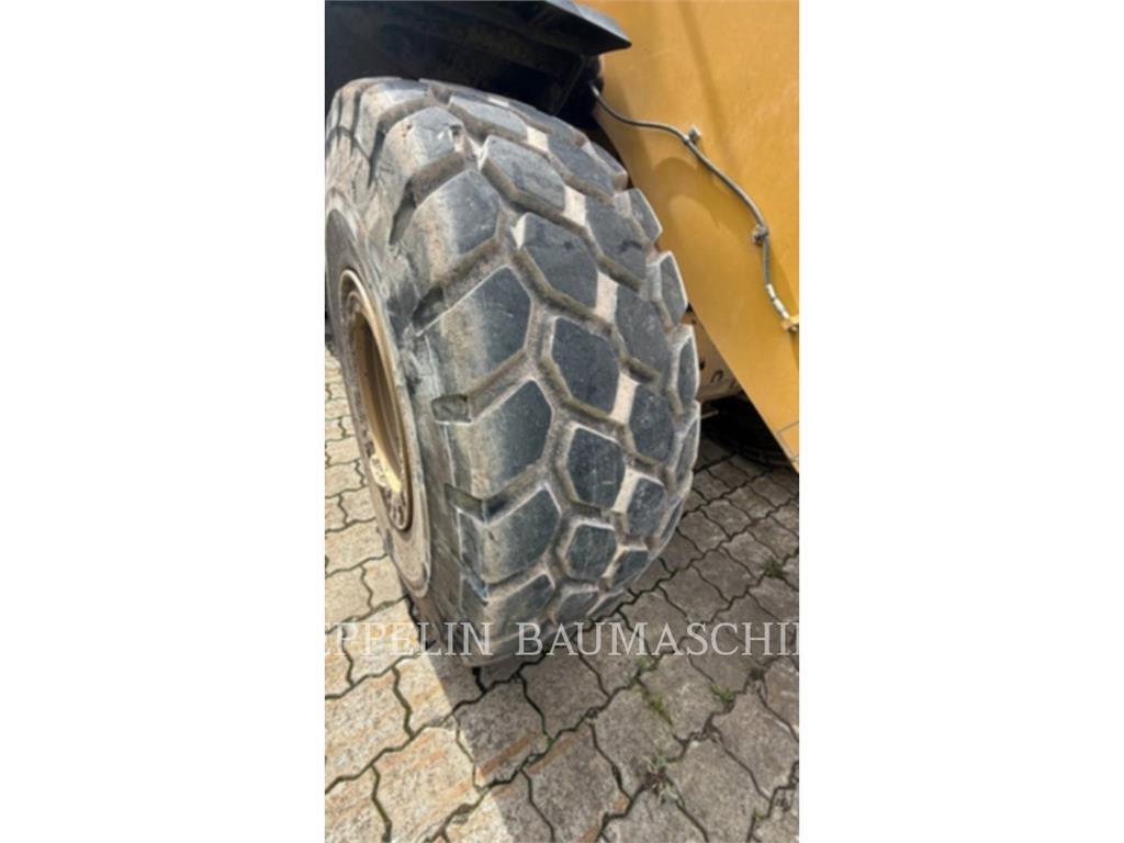 CAT 962M Naudoti ratiniai krautuvai