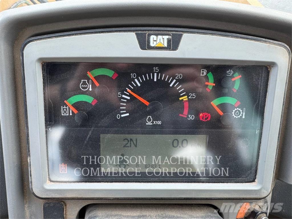CAT 962M Naudoti ratiniai krautuvai