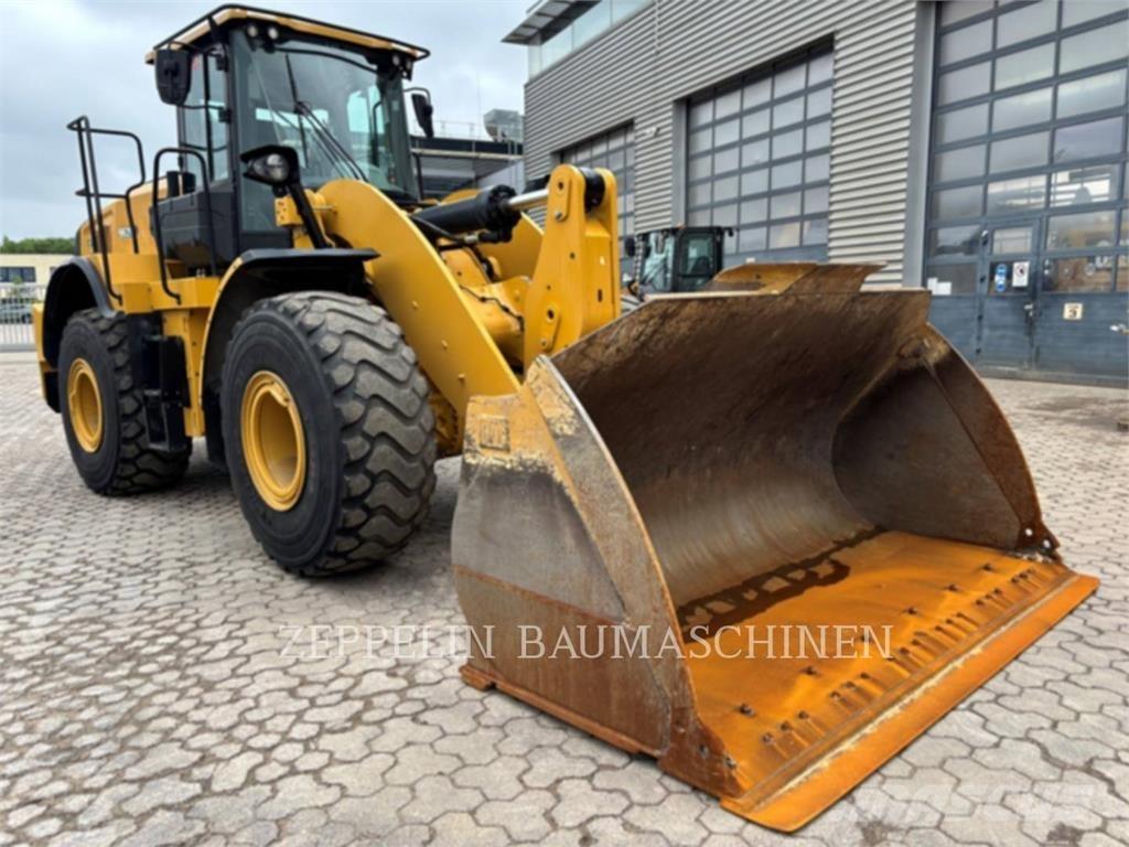 CAT 962M Naudoti ratiniai krautuvai