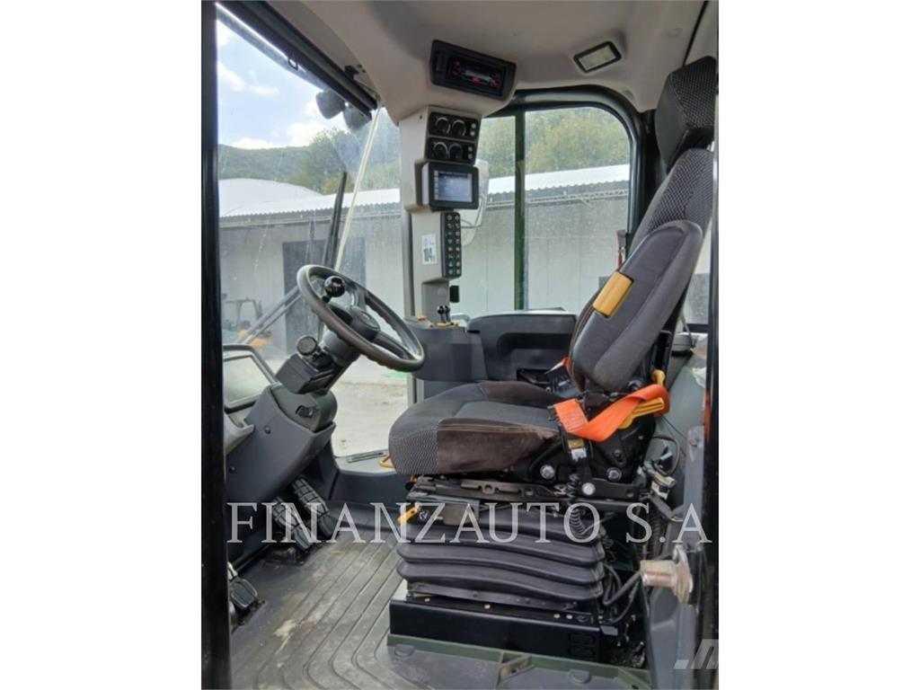 CAT 962M Naudoti ratiniai krautuvai