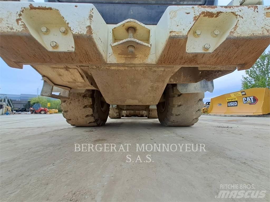 CAT 966M Naudoti ratiniai krautuvai