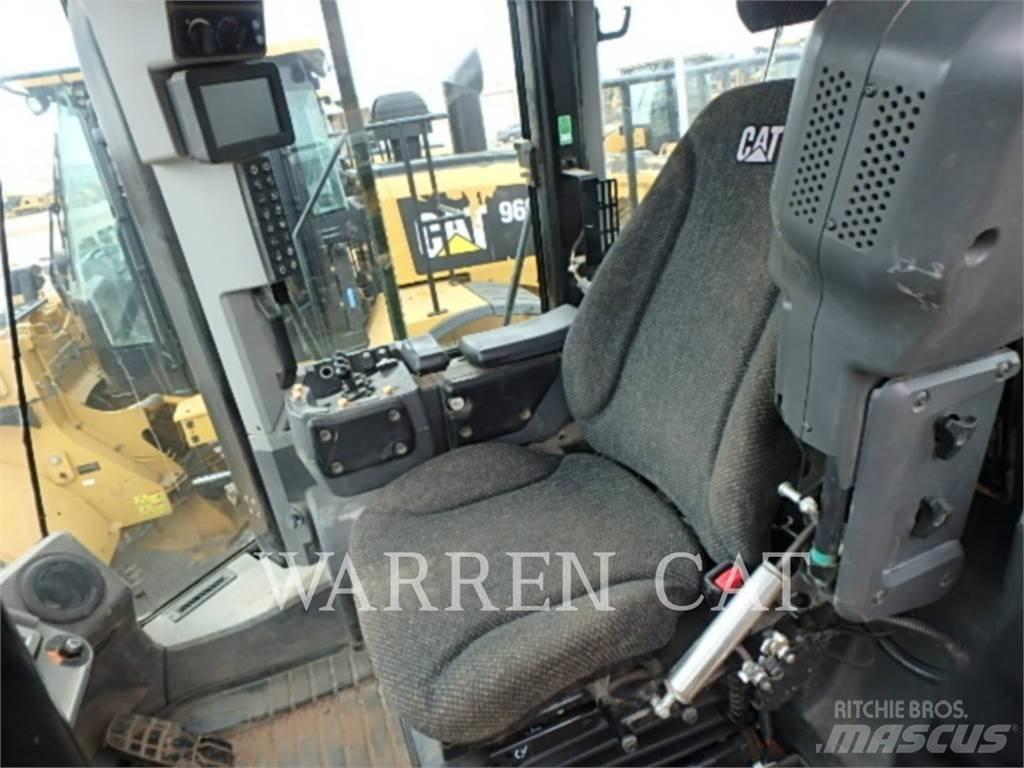 CAT 966M Naudoti ratiniai krautuvai