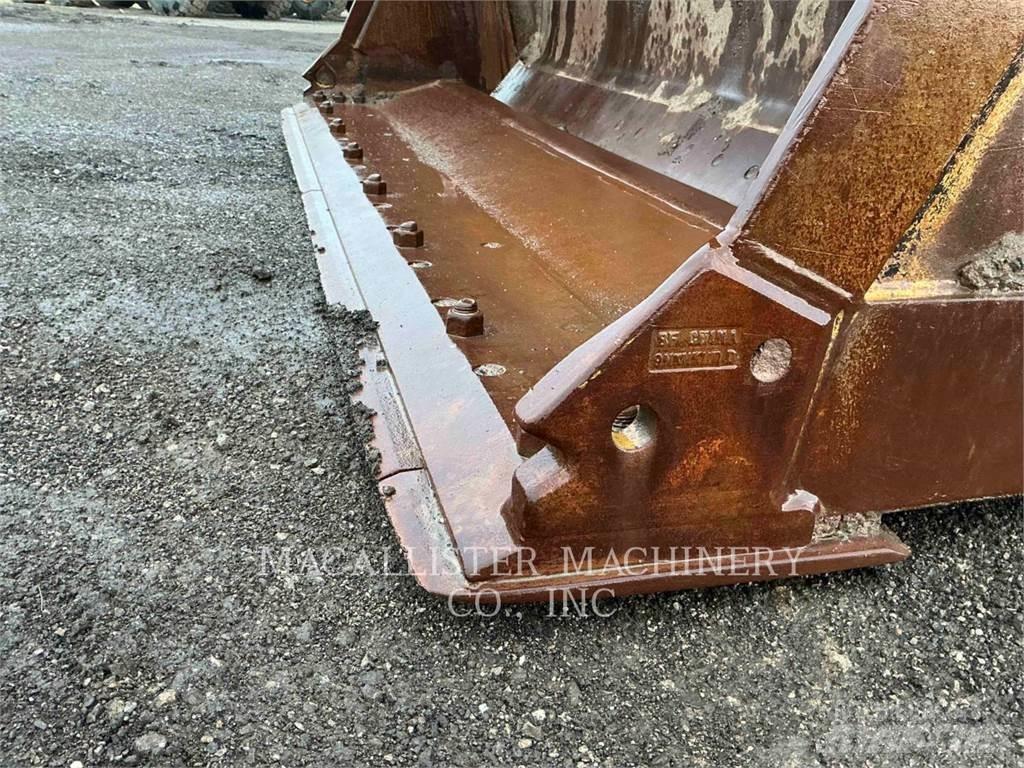 CAT 966M Naudoti ratiniai krautuvai