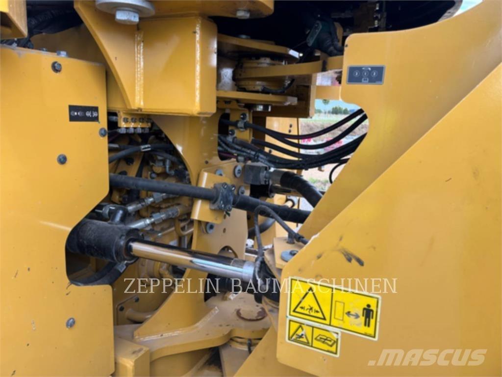 CAT 966M Naudoti ratiniai krautuvai