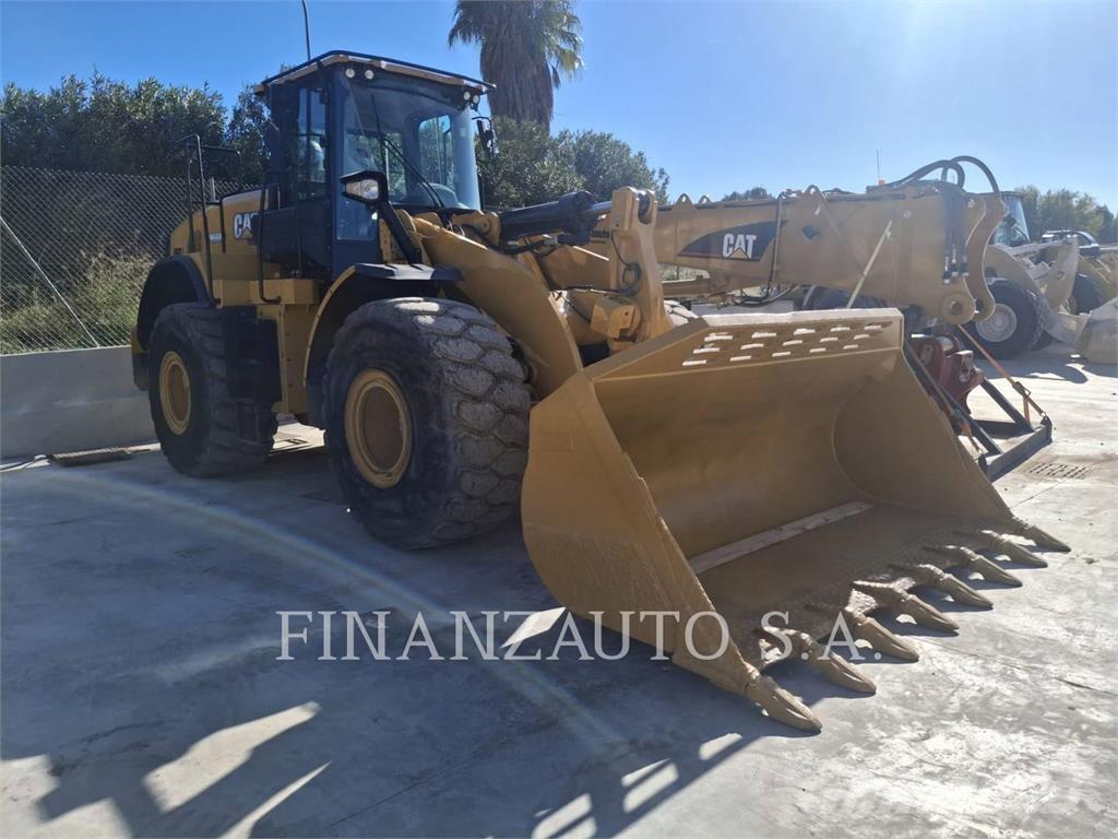 CAT 966M Naudoti ratiniai krautuvai