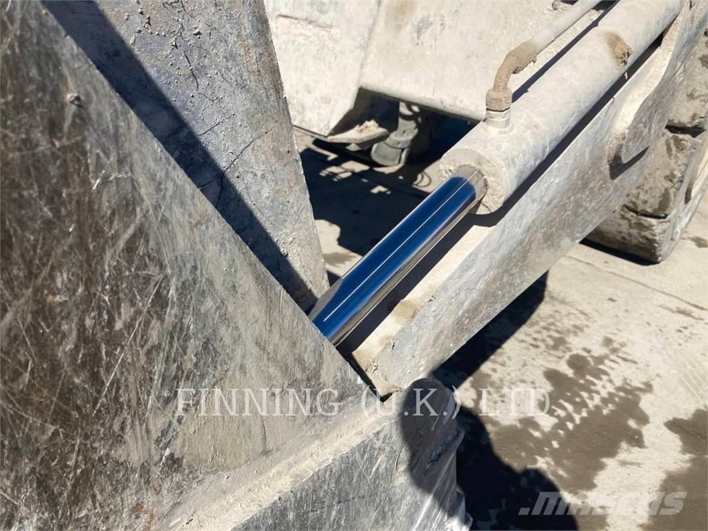CAT 966M HL Naudoti ratiniai krautuvai