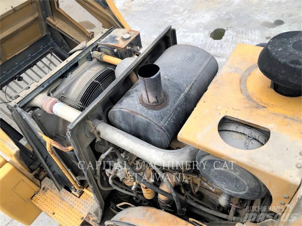 CAT 972H Naudoti ratiniai krautuvai