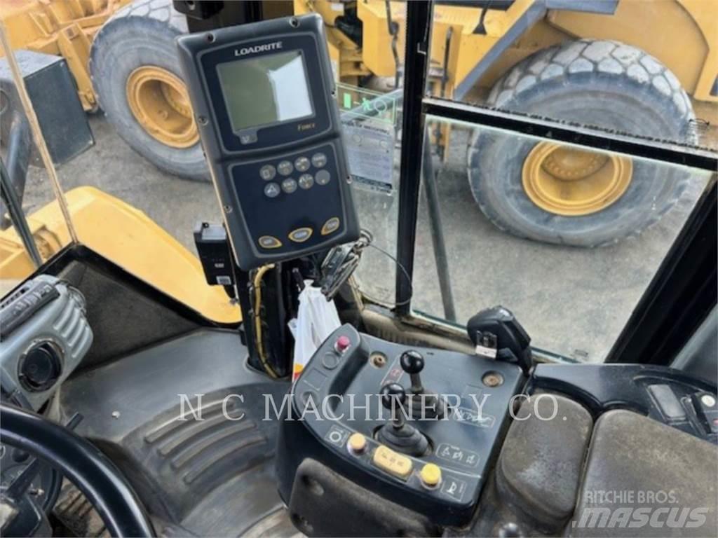 CAT 972H Naudoti ratiniai krautuvai