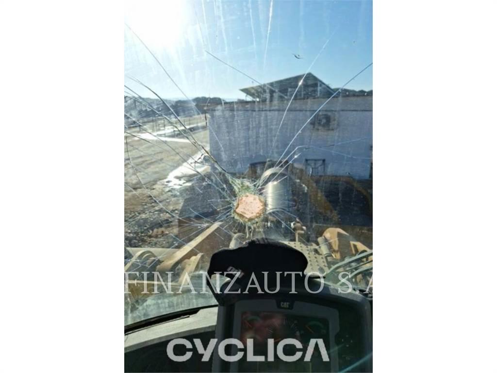 CAT 972K Naudoti ratiniai krautuvai