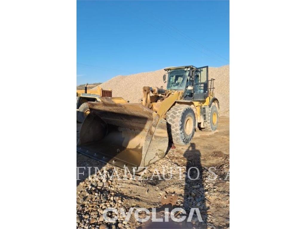 CAT 972K Naudoti ratiniai krautuvai