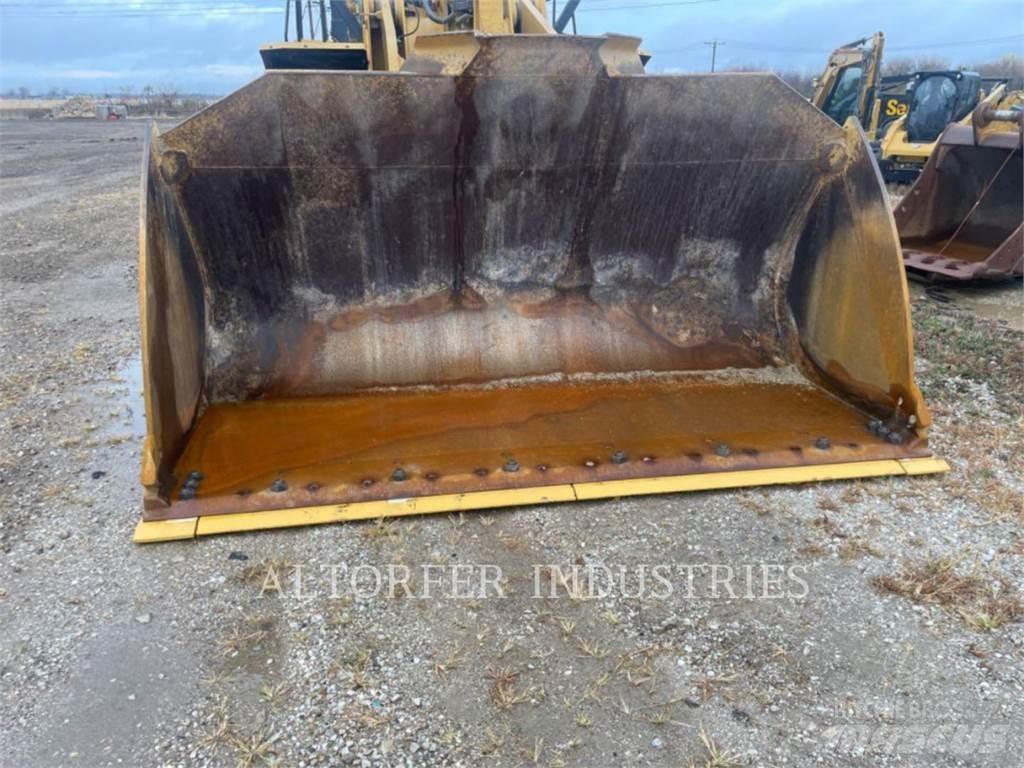 CAT 972M Naudoti ratiniai krautuvai