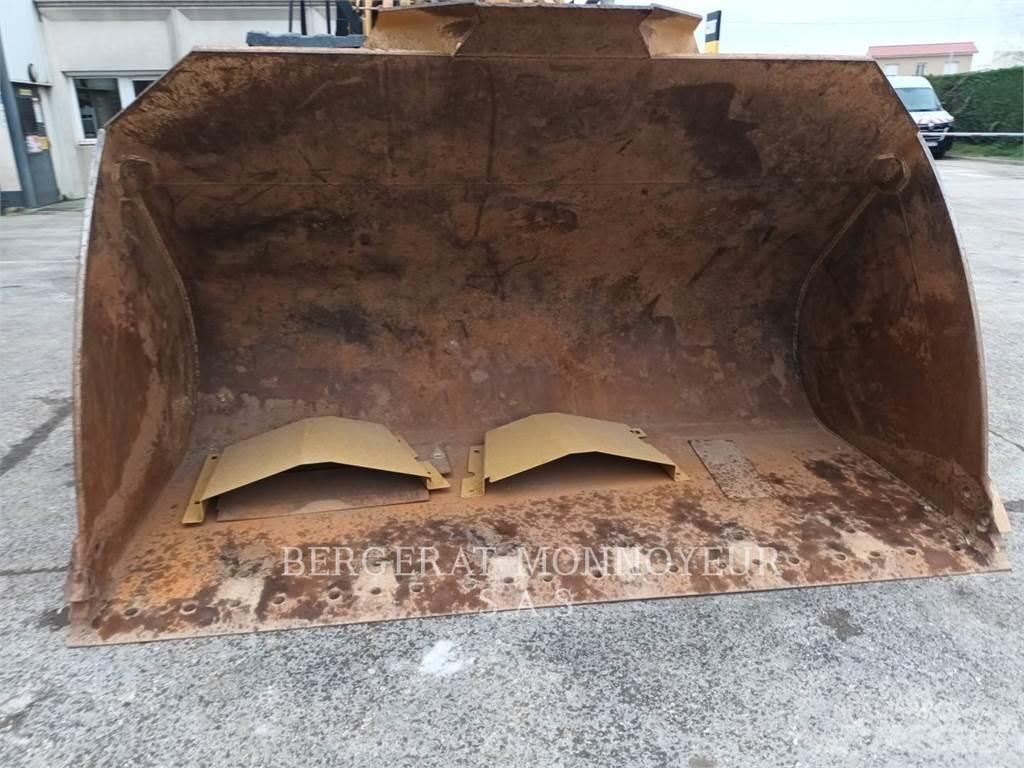 CAT 972M Naudoti ratiniai krautuvai
