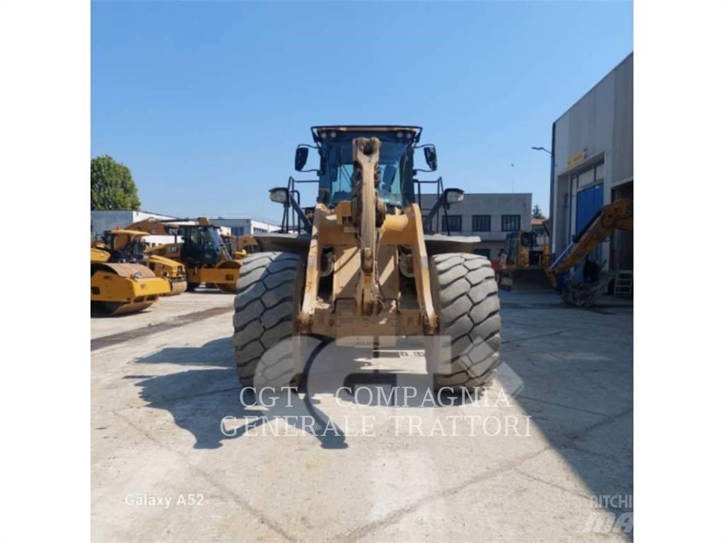CAT 972M Naudoti ratiniai krautuvai