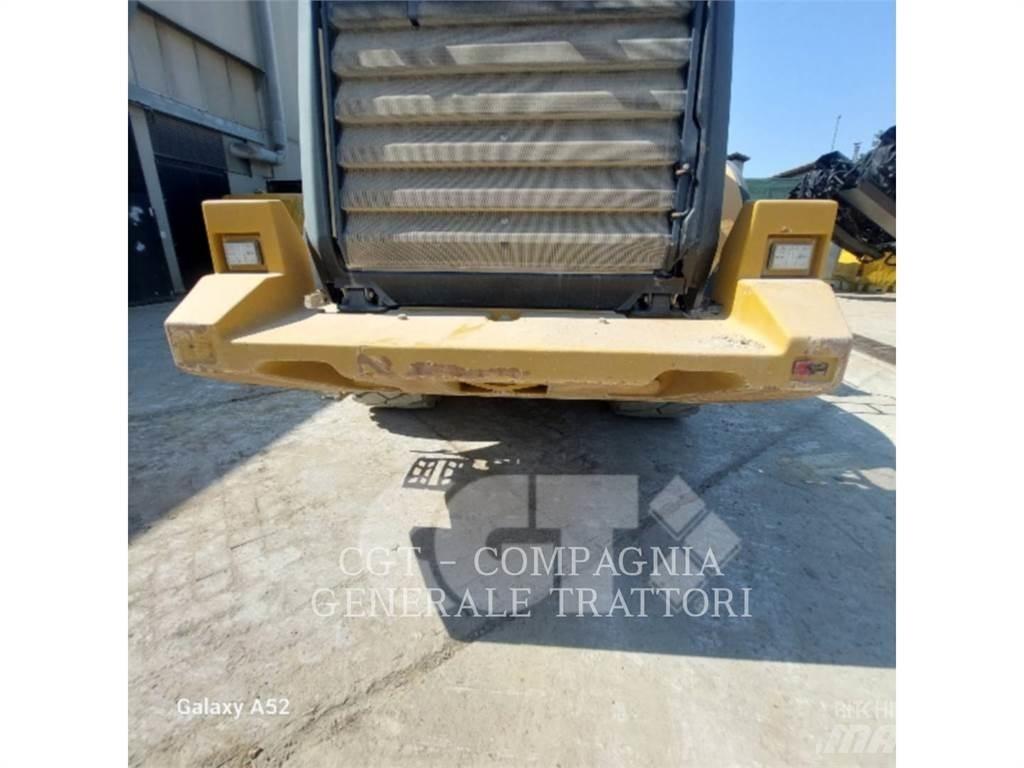 CAT 972M Naudoti ratiniai krautuvai