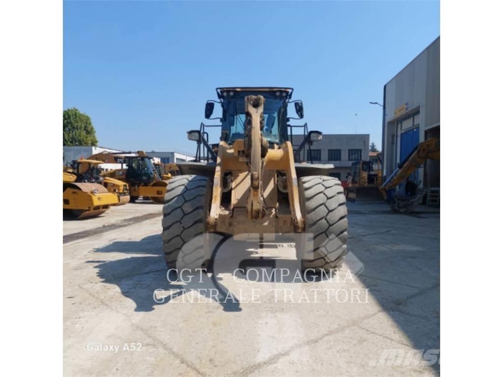 CAT 972M Naudoti ratiniai krautuvai