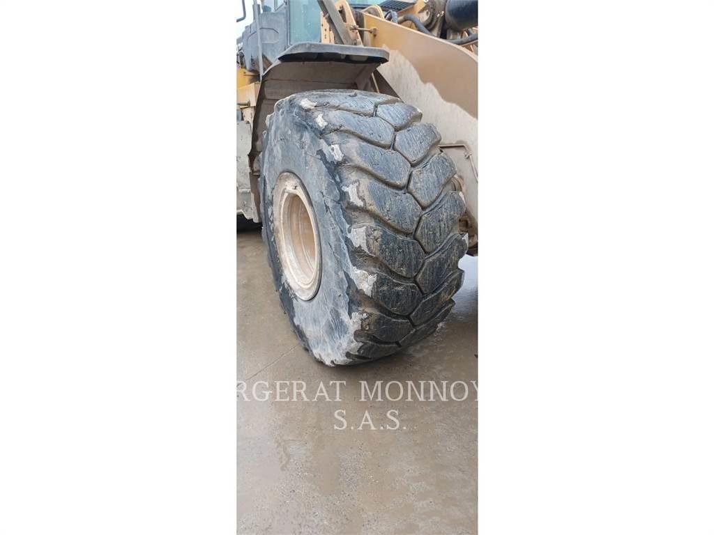 CAT 972M Naudoti ratiniai krautuvai