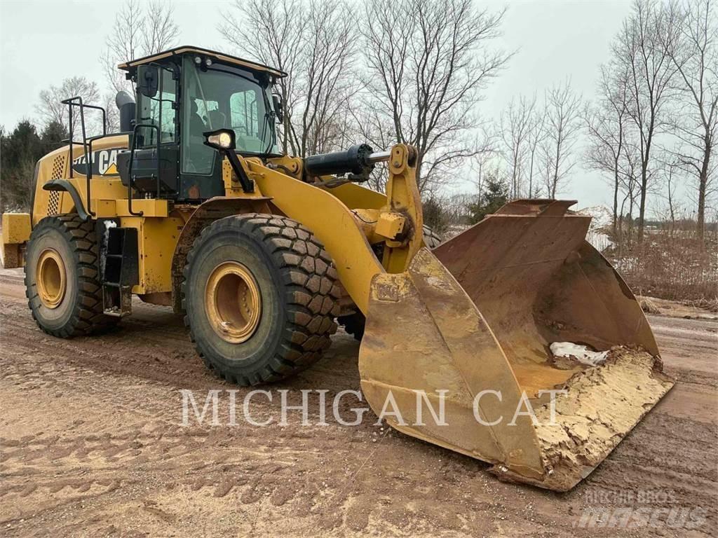 CAT 972M Naudoti ratiniai krautuvai