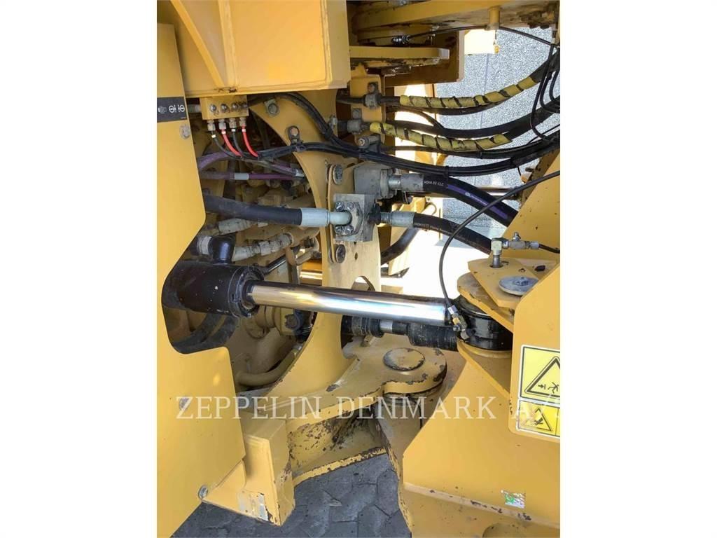 CAT 972M Naudoti ratiniai krautuvai