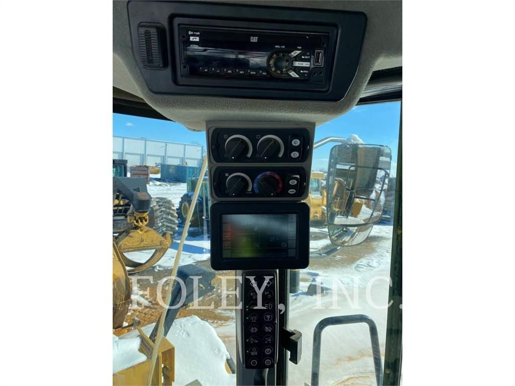 CAT 972M Naudoti ratiniai krautuvai