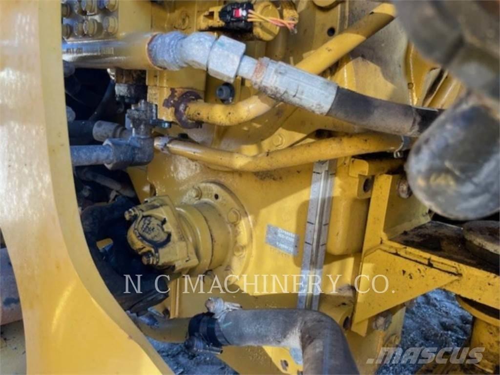 CAT 972M Naudoti ratiniai krautuvai