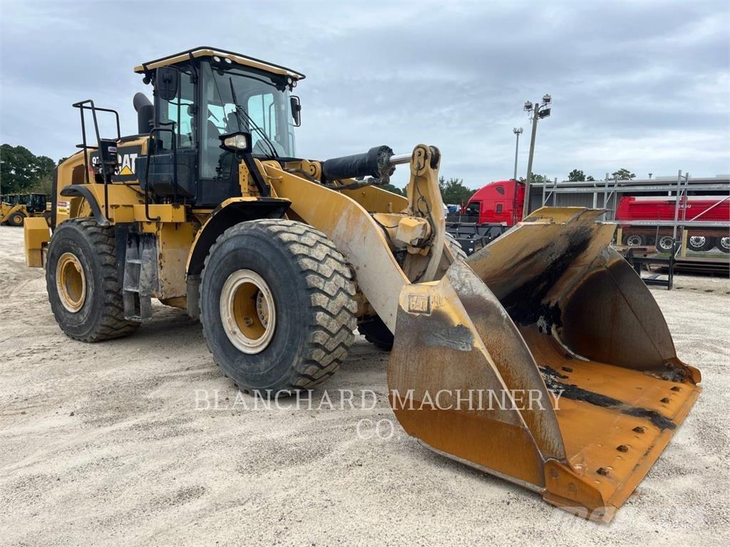CAT 972M Naudoti ratiniai krautuvai