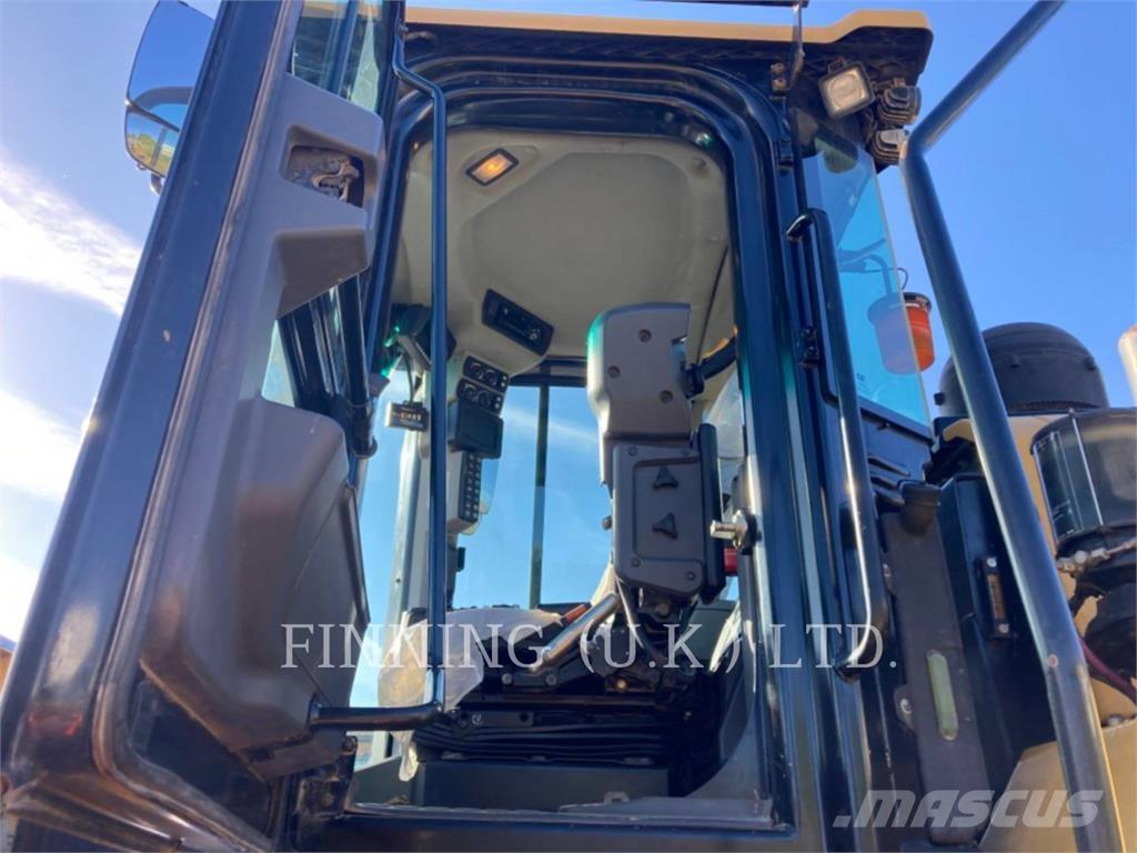 CAT 972M Naudoti ratiniai krautuvai