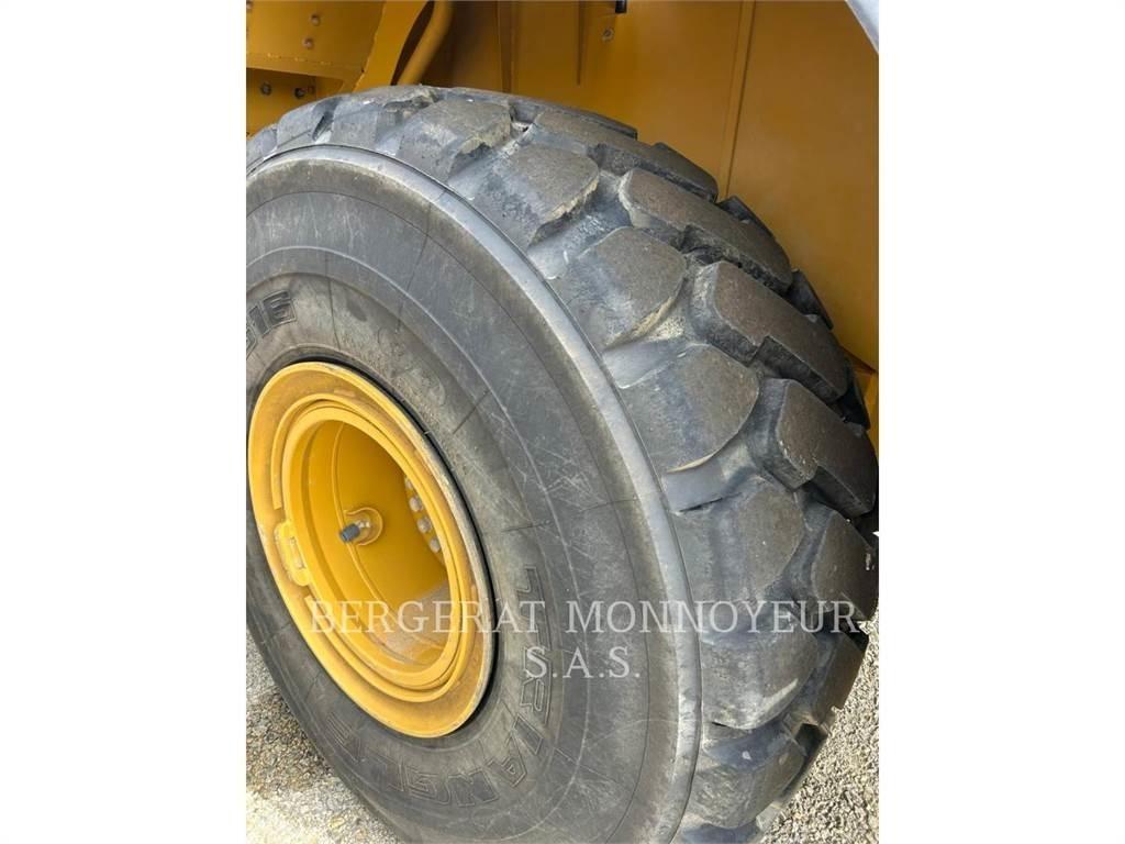 CAT 972M XE Naudoti ratiniai krautuvai