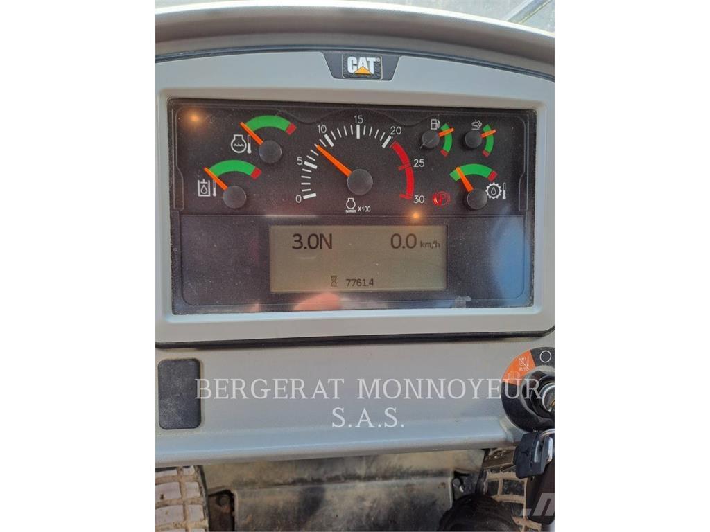 CAT 972M XE Naudoti ratiniai krautuvai