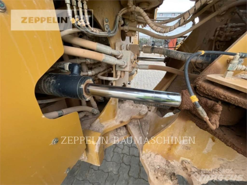 CAT 972MXE Naudoti ratiniai krautuvai