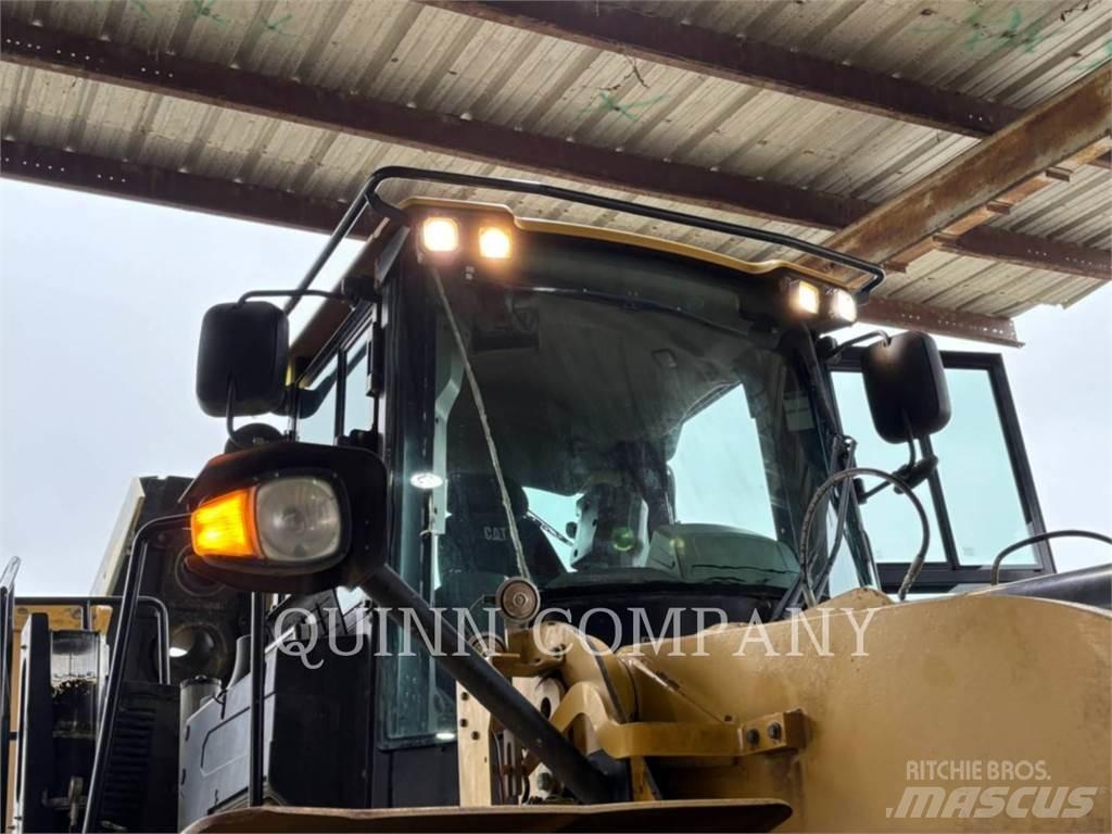 CAT 980K Naudoti ratiniai krautuvai