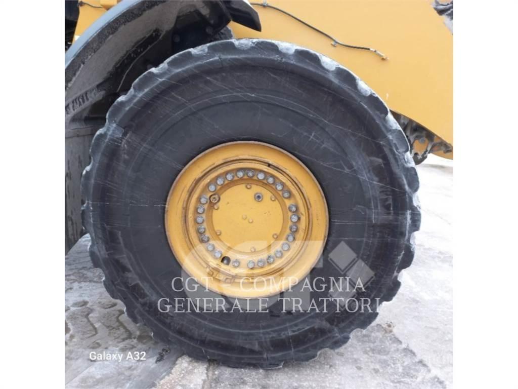 CAT 980M Naudoti ratiniai krautuvai