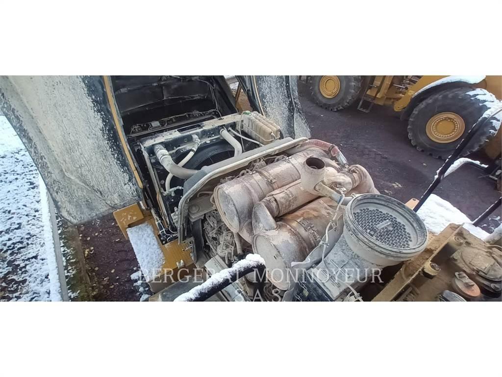 CAT 980M Naudoti ratiniai krautuvai