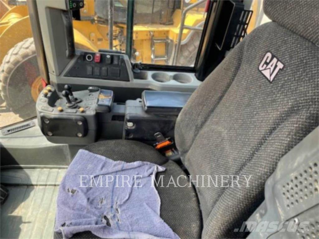 CAT 980M Naudoti ratiniai krautuvai
