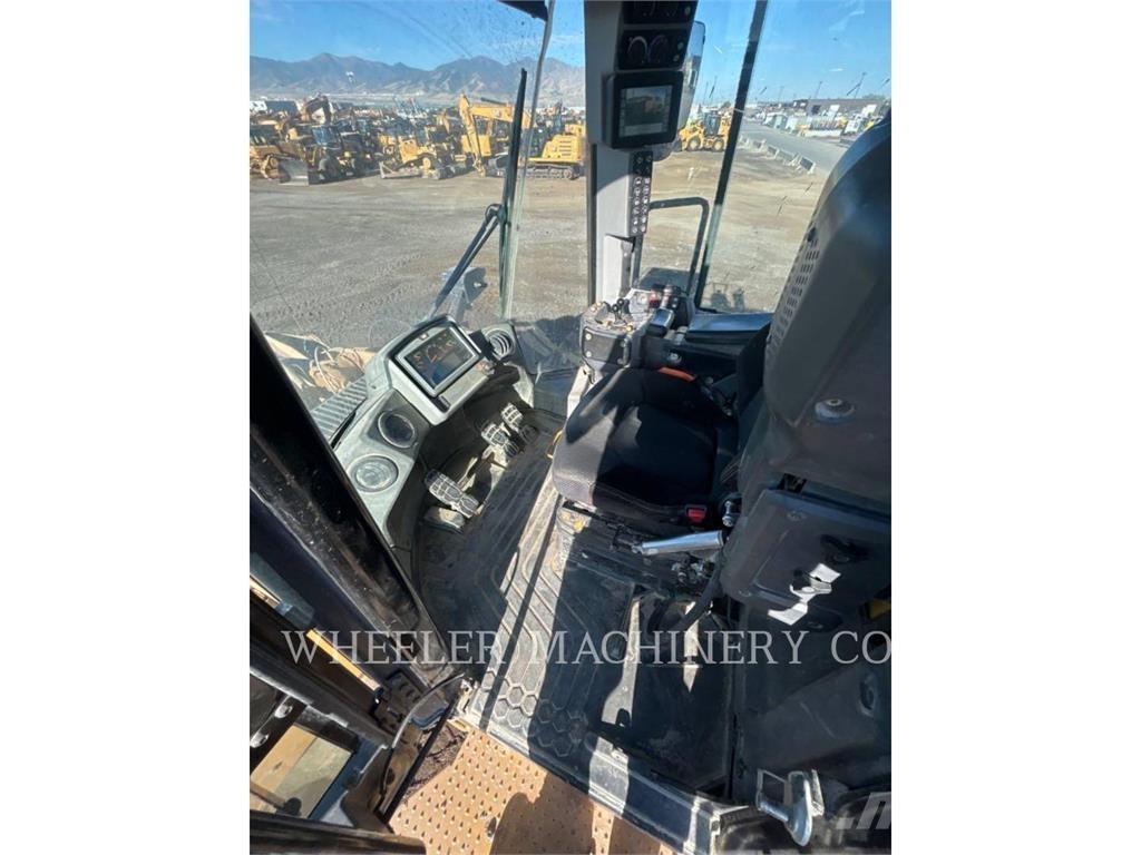 CAT 980M Naudoti ratiniai krautuvai